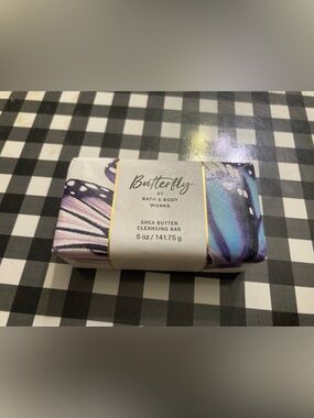 Bath & Body Works Butterfly Shea Butter Cleansing Bar - 5 oz size NWT